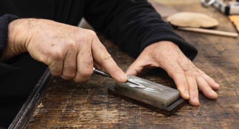 Sharpening iron