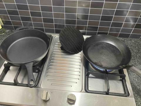 Lodge carbon steel skillet